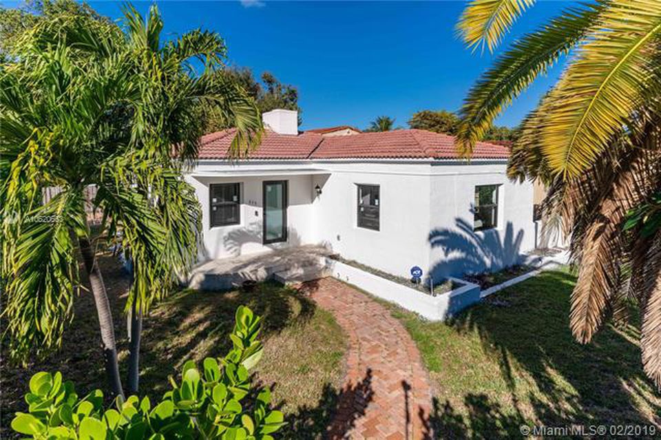 LukeBenjaminM's tweet photo. Look out #miamishores It’s #official ! https://t.co/vYoE553IGK