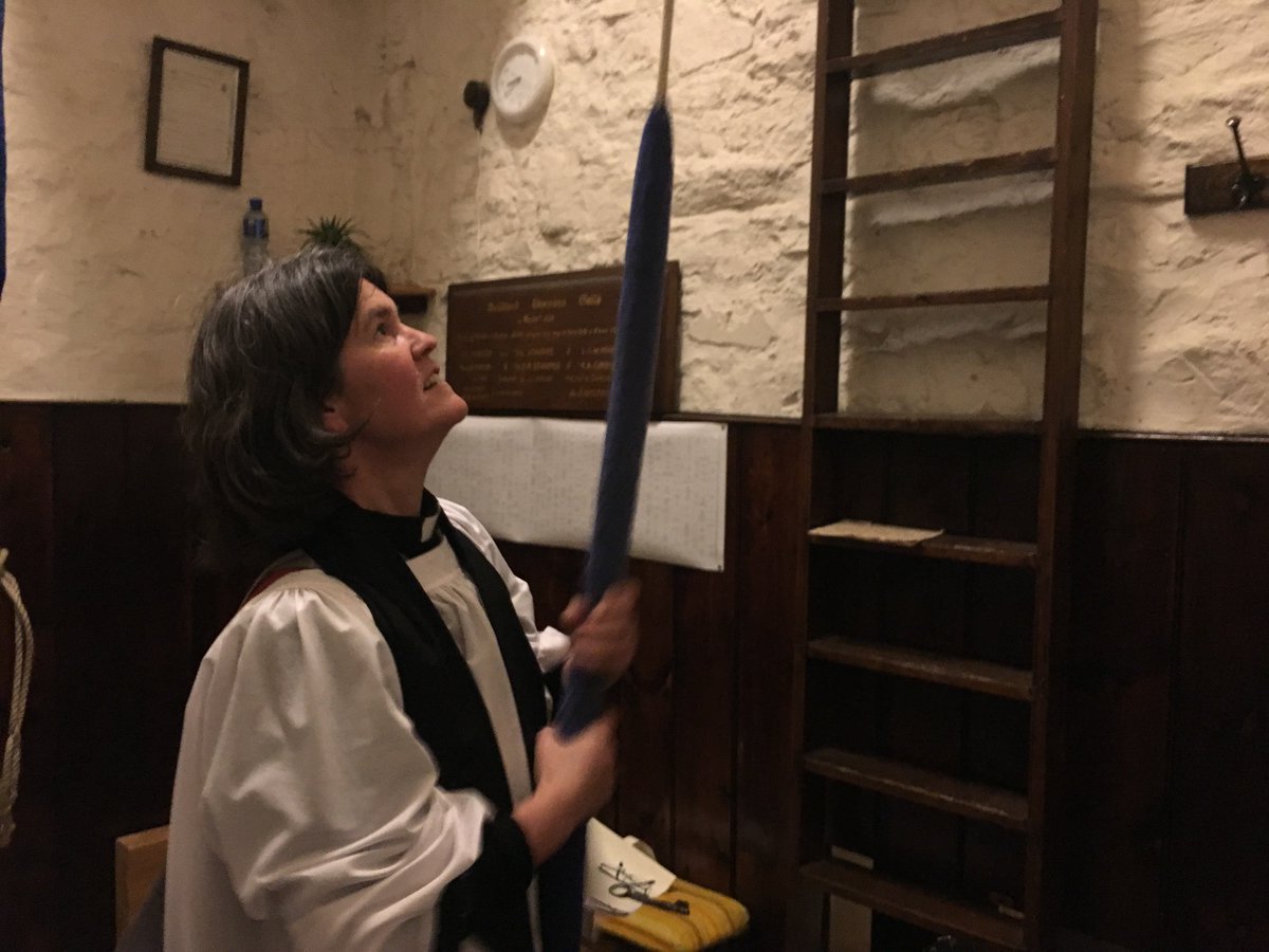 RPaulDavies's tweet image. Lenten Alleluias in #Shalford tonight as @RevSarahLloyd rings bell to mark beginning of her ministry as vicar of this ancient parish on the #PilgrimsWay from @WinCathedral to @No1Cathedral. 'Ask for the ancient paths, where the good way lies; and walk in it'. #Jer6 @BishopDorking