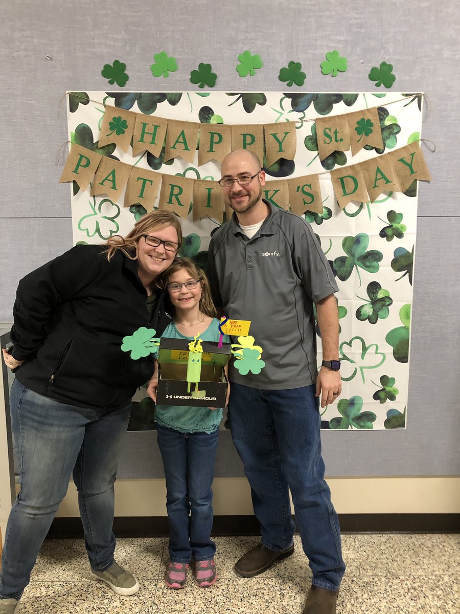 MissSpitzGrade2's tweet photo. Students and their families built leprechaun traps at 2nd grade STEM night! 💚 https://t.co/Pv7SHNy5Ir