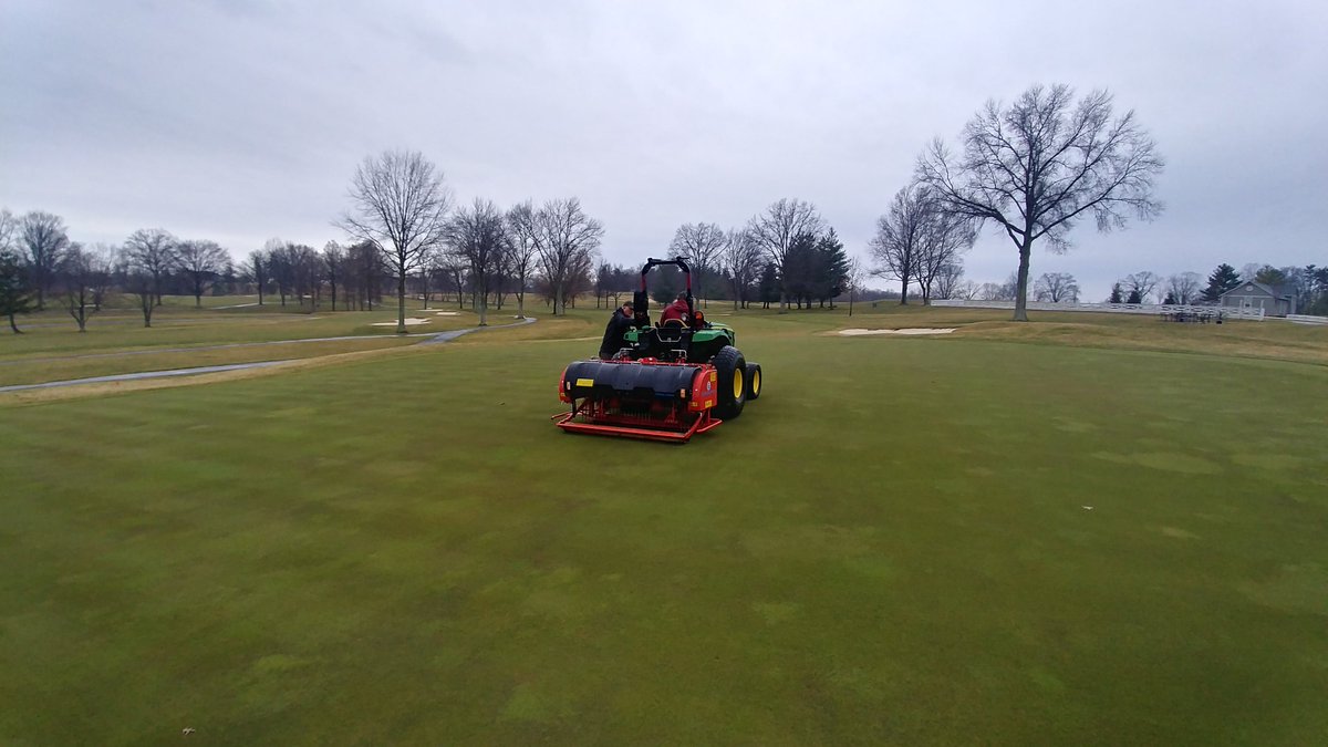ColdstreamTurf's tweet image. Thanks to @JaredDilbone for deep-tining and @STSDryJect for double sand injection and of course Coldstream's staff for the perfect spring greens aerification #professionals