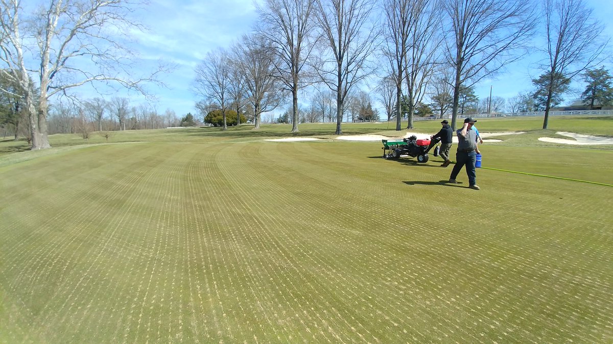 ColdstreamTurf's tweet image. Thanks to @JaredDilbone for deep-tining and @STSDryJect for double sand injection and of course Coldstream's staff for the perfect spring greens aerification #professionals