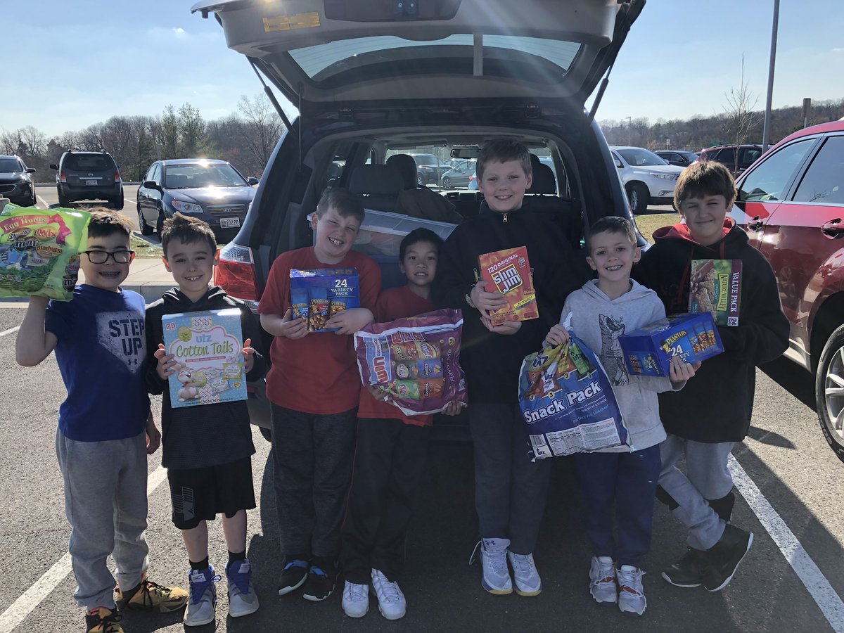 CounselorCville's tweet photo. When kids want to show their gratitude toward those who serve! Heartfelt letters & a truck full of snacks on their way to the โค๏ธ๐บ๐ธ22nd Marine Expeditionary Unit stationed at an undisclosed location at sea! #generousgeneration #gratitude #semperfi #epikkids @Relay_BCPS @relaypta https://t.co/nltfFR6WvE