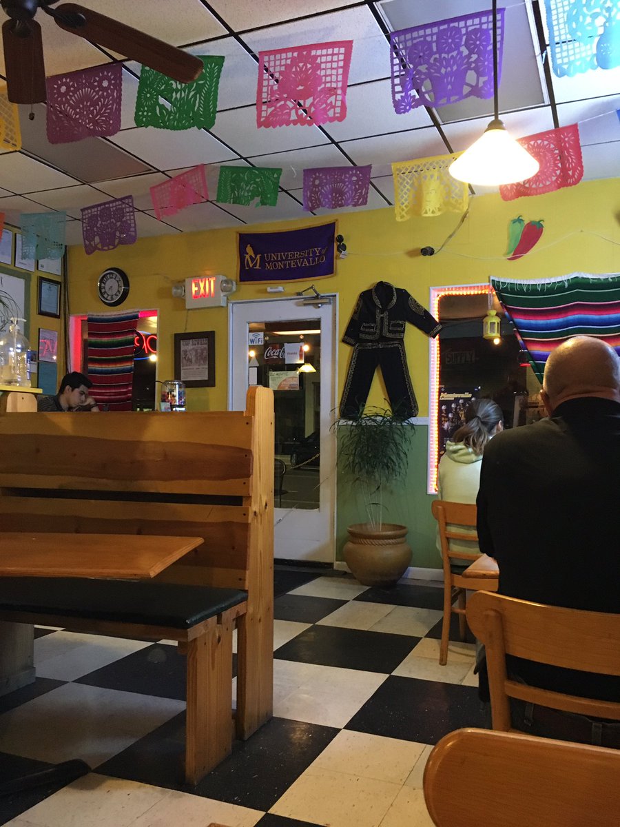 EL AGAVE reminds me of taco shop and it’s very cultural with American music. 
#MC300UM