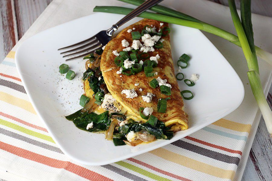RuledMe's tweet photo. A delicious and simple omlette made of goats cheese, spinach, and onions.  https://t.co/9VGG0qRzkO https://t.co/JpJmg4KASV