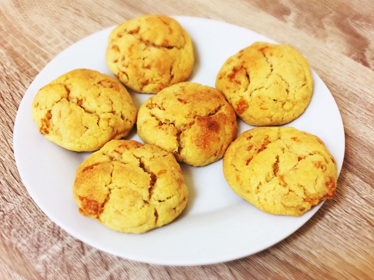 jpc101's tweet photo. Watching #gbbo and feeling a bit hungry? Then you might like my Corn flakes cookies recipe - they are muchly yummy!!!! https://t.co/0DHmvEDig0 #recipe #CelebrityBakeOff #SU2C #BakeACeleb #BakeOff https://t.co/ofjPl6UFNt