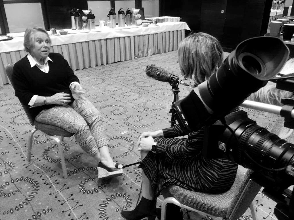 JoFerbrache's tweet photo. Thank you @3Ci_Phil for filming the @leadershipjsy event today with @PennyFerguson1 @TheLivingLeader a pleasure to meet such an inspirational lady who talks from the heart. 💛#LeadershipDevelopment #leadershipmatters https://t.co/5cKKmhNno9
