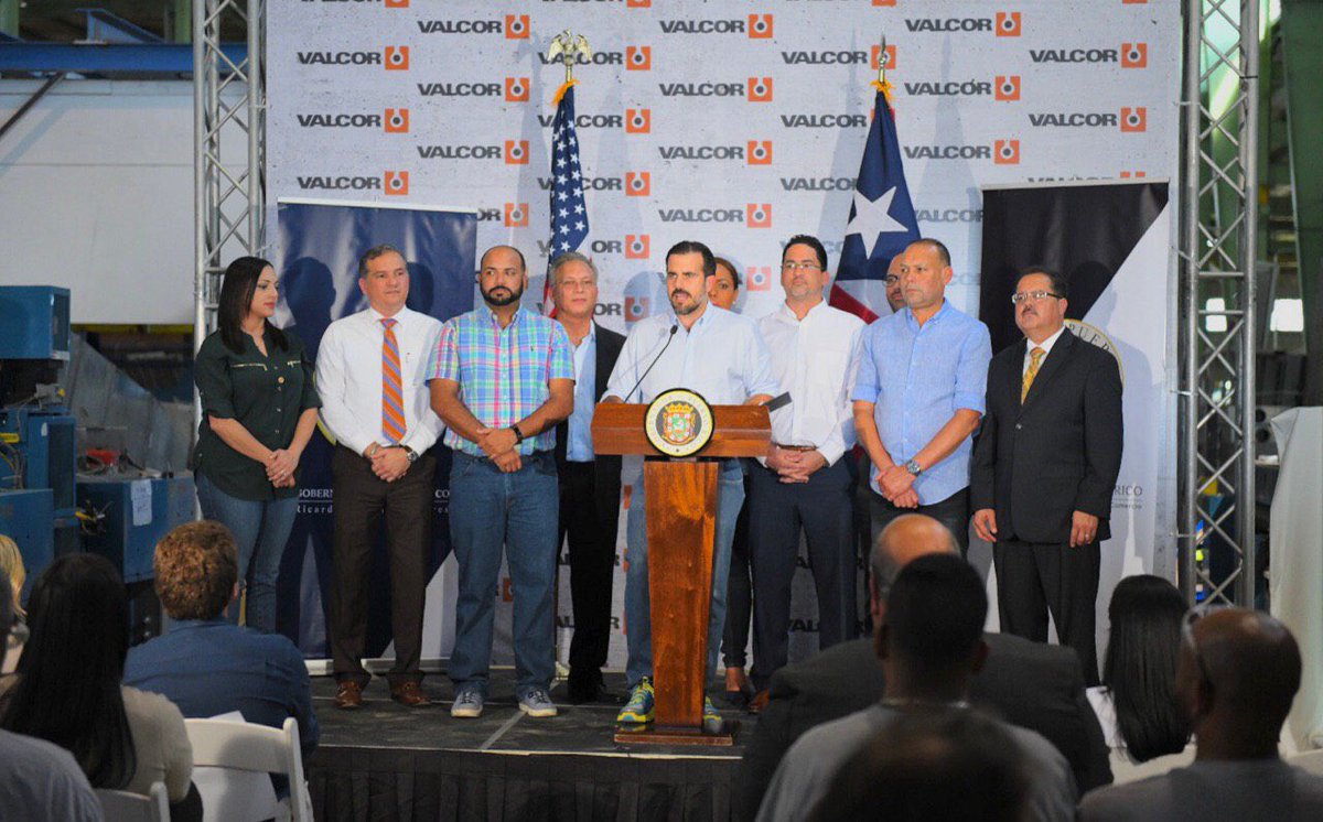 ricardorossello's tweet photo. Esta tarde anunciamos la transacción de compra de la empresa #Valcor por parte de la empresa de capital puertorriqueño ValMeg, LLC. Esto con una inversión aproximada de $9 millones, garantizando la retención de 104 empleados y la contratación de 59 nuevos recursos. https://t.co/ASltOUXI67