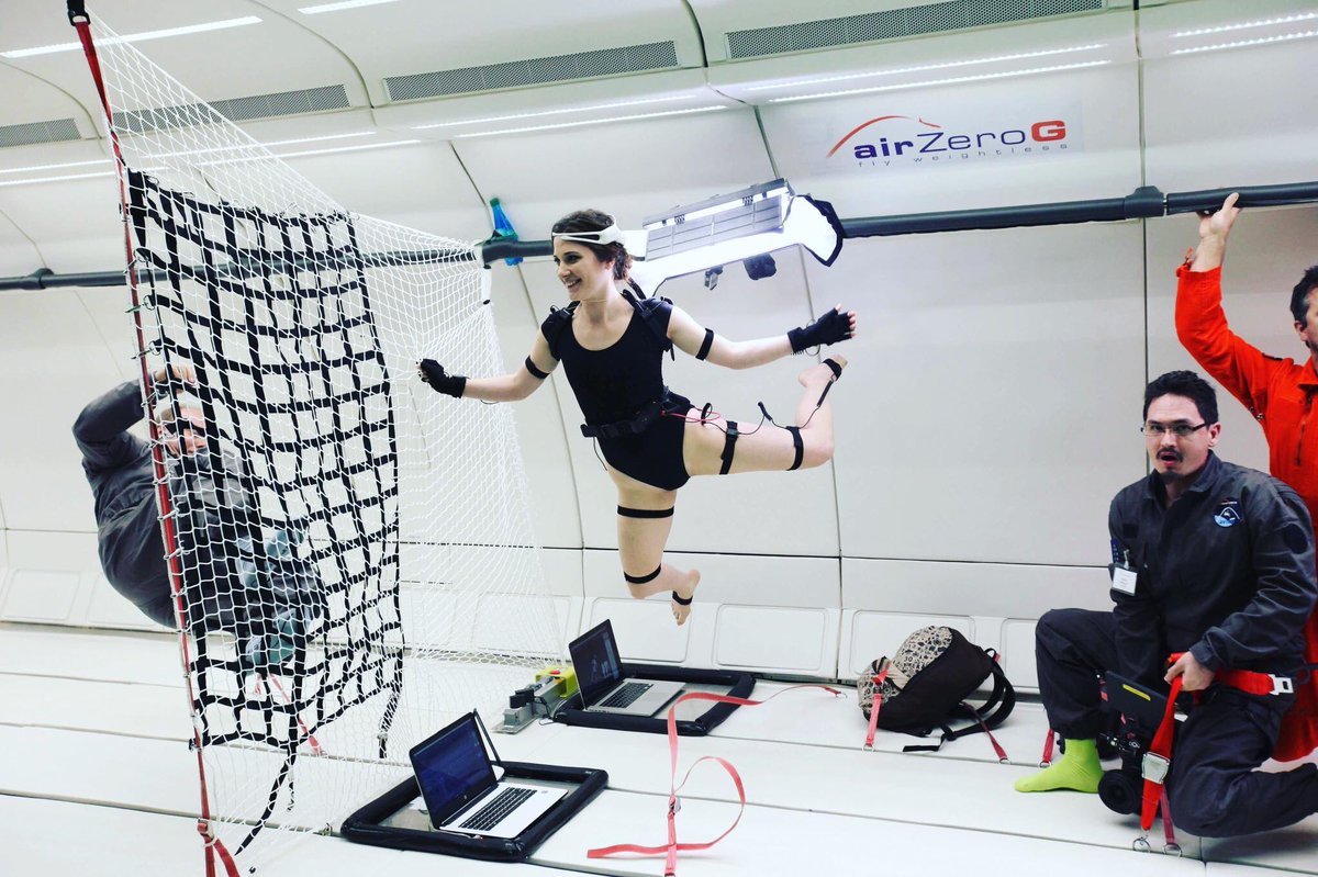 art_in_space's tweet photo. Do you want to ask me something about my #weightlessnessdance ? Follow @FromSpaceWLove and send him your questions ๐๐๐ซ #artinspace #spaceart #danceinspace @dearmoonproject #weightlessnessart https://t.co/iES4QzJt2a