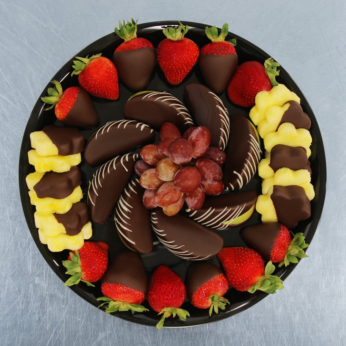 edible's tweet photo. The best game day seat is next to this platter. https://t.co/CDDzqEbBcV