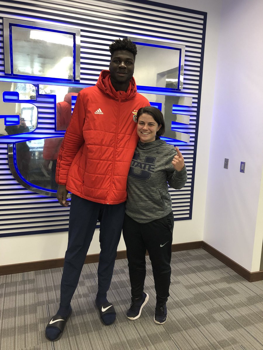 On my tiptoes and still not even at his shoulder (6’11” vs 5’3”). This guy’s the real deal, focused, down to earth, and has a bright future ahead for the NCAA Tournament and beyond! Go Aggies!!! #celebritystatus @nemi1599