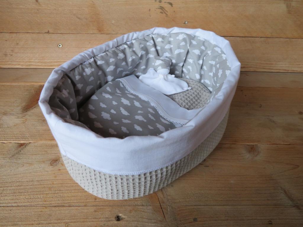 Afscheid van je kindje nemen is zwaar. Neomaatje heeft mooie, zachte afscheidsmandjes waarin je kindje nog dagenlang kan worden gekoesterd. Het kindje kan ook begraven of gecremeerd worden in dit mandje. Neem gerust contact op voor meer info. 
neomaatje.nl/afscheidsmandje