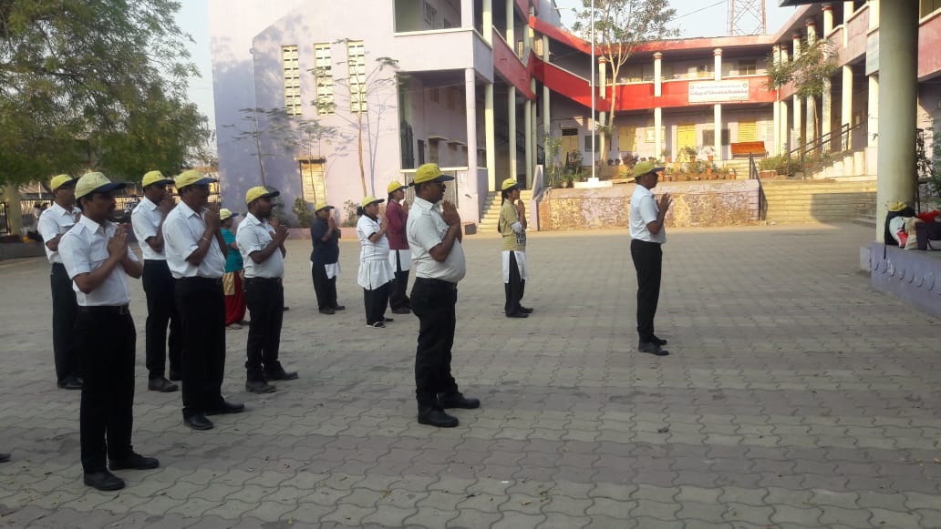 aniruddhasadm's tweet photo. '@Aniruddhasadm conducted #Parade &amp; #Rescue workshop at Nandurbar, Maharashtra.
Nine DMVs were promoted to the post of Parade Commanders.
Total 24 DMVs participated in the #Workshop . https://t.co/JNTnEDMI9Q