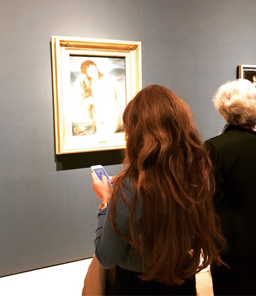 MDivisar's tweet photo. « Venus à la smartphone »
With Titian’s Venus rising from the sea...
This is my « Venus Rising from social Media » 
Hair Model: Anonymous 🤗🎨💥💘📸
@royalacademy #renaissancenude #exhibition #titian https://t.co/HEm4KtnNvX