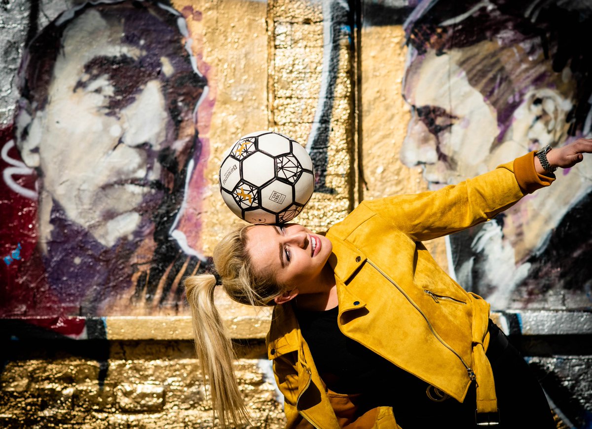 World champion freestyle footballer <a href="/LivCookefs/">Liv Cooke</a> on blazing a trail for women  - 'I'm showing us girls can do it and do it better than the guys' | <a href="/molly_mcelwee/">Molly McElwee</a> 

telegraph.co.uk/football/2019/…