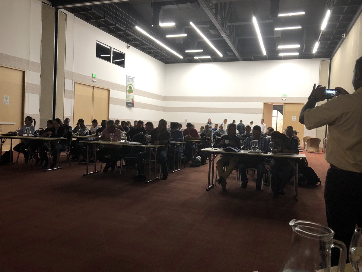 mnavarrogar's tweet photo. La primera capacitación de la semana Medellin Colombia https://t.co/kSEdfnUWqu