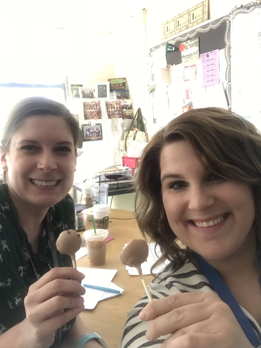 missfaugh's tweet photo. Find a teammate with whom you can eat cake pops and swap papers! @jennvanooyen #collaborativescoring #5gradeteam #realisticfiction https://t.co/smo5RMWGrT