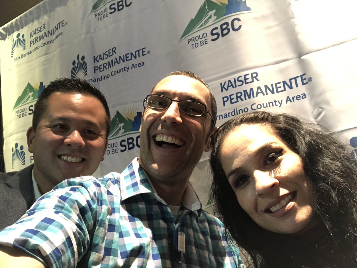 AlexMMTri's tweet photo. Having a blast at the @KPSanBernardino @PermanenteDocs #SoMe booth at our town hall w @AMazzyStory & @KIDneysMD #ProudToBeSBC #DocsWhoTweet https://t.co/PmJ77dQoxB