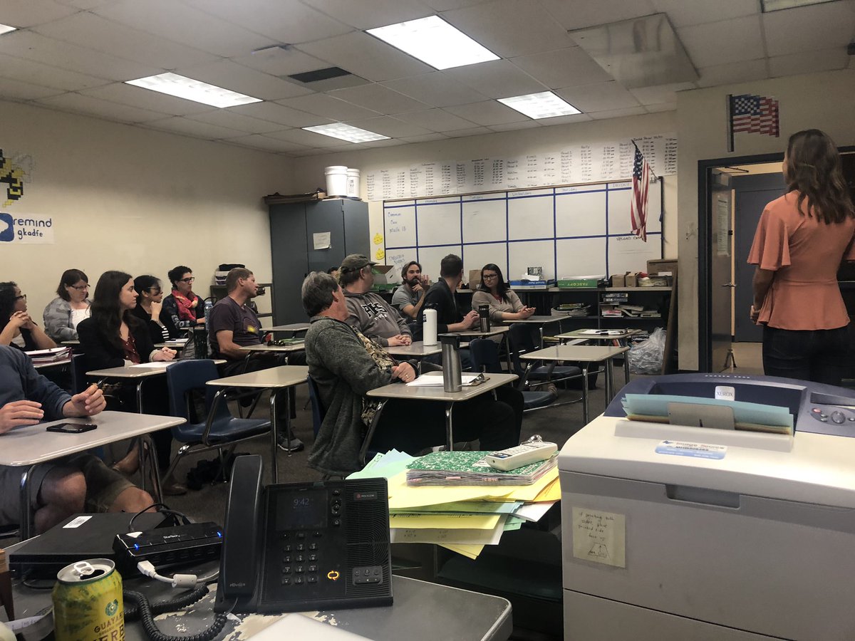 OUHSDfreshfood's tweet photo. Farmer Litz had a full house for her session about Composting. Farm to School has a 5 week hands-on lesson perfect for biology and environmental science classes! #OUSummit19 #Farmtoschool https://t.co/532QLb4lYu