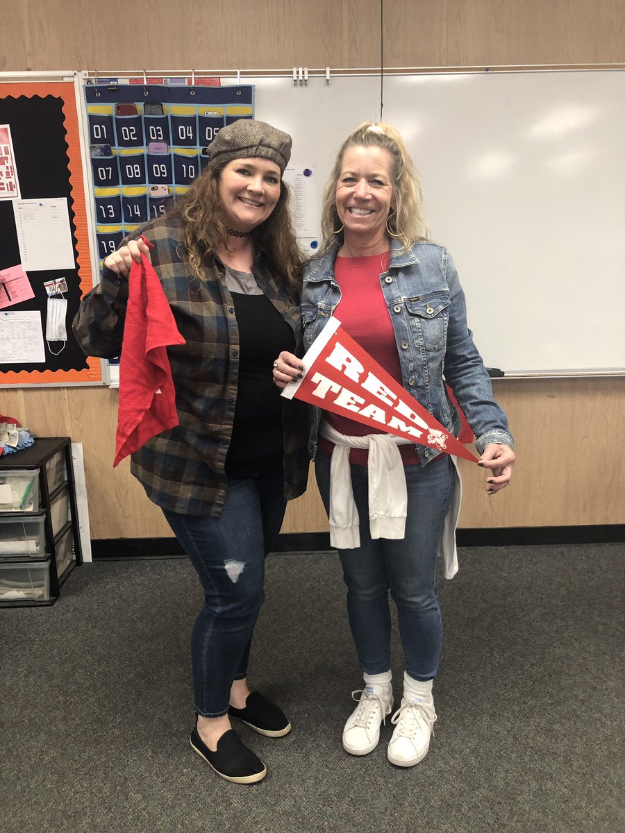 FoxJanelle's tweet photo. @GG_redteam Math teachers representing for the Red Team! #ggredteam19 #90sstyle https://t.co/HG6THWX4Rg