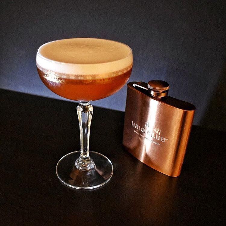 K2DigitalSoln's tweet image. Q5 Do you have any tips for aspiring homebar enthusiasts who aren’t well equipped as yourself?

#cocktailmix