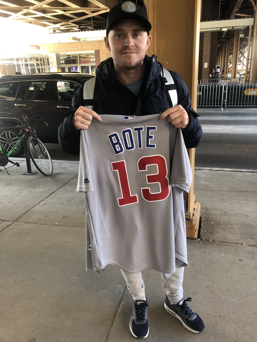 7teebes's tweet photo. Ready for opening day! @DavidBote13 @Cubs https://t.co/jeQYaIMyGH