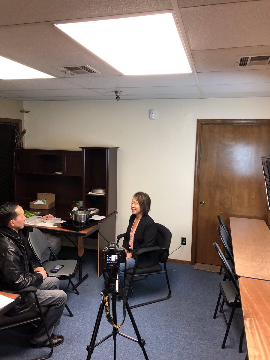 VFoodways's tweet photo. Moua Yang interviews Jue Yang for his oral history project for MCJ 131s #WeAreMCJ #fresnostate #CentralValleyFood https://t.co/btDIRgz7aE