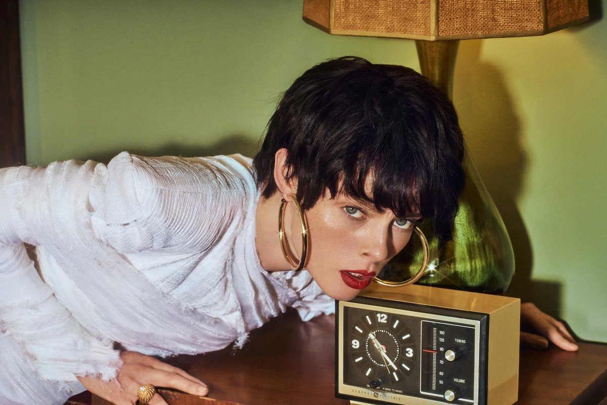 cocorocha's tweet photo. When they tell me I gotta check out the hotel at 6am tomorrow for my flight back home 😫 #jetlagging https://t.co/PrLoShXfy1