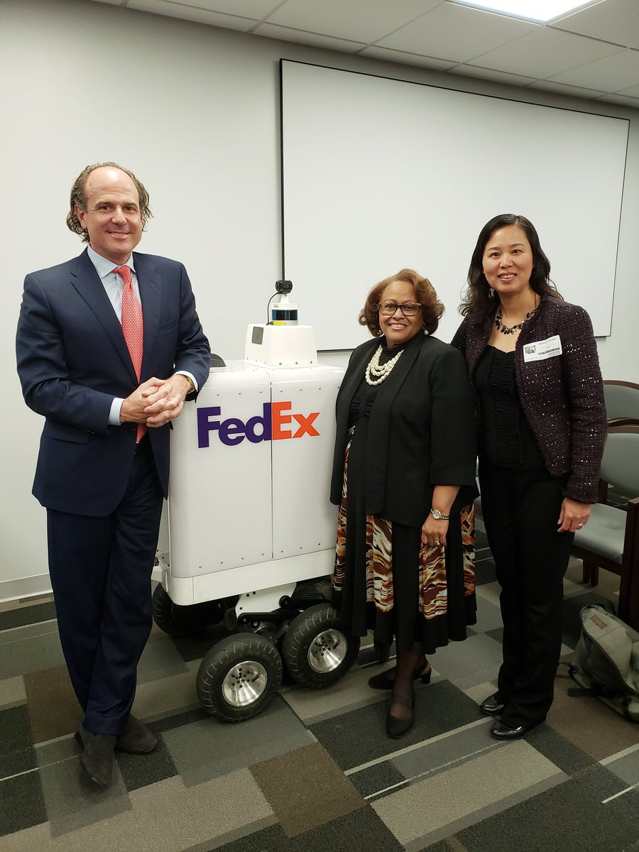 MEM_Council's tweet photo. Thanks @FedEx for the presentation and demo of the #SameDayBot. Chairman Conrad @kempsuper9 and Vice Chairwoman Robinson pictured with VP of Strategic Programs Rebecca Yeung. https://t.co/z9xGYtNWQ6