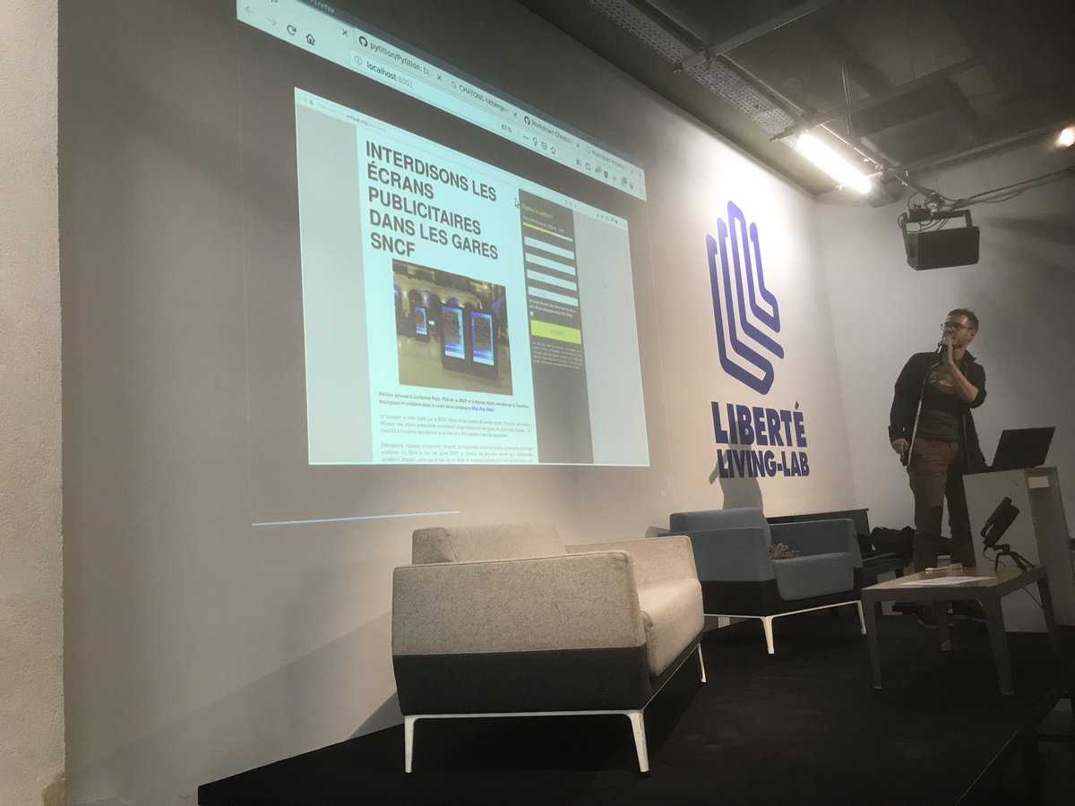 bbilloud's tweet photo. LT Soirée #fundthecode @LIBERTE_LL : présentation du projet #Pytition, site d’hébergement de pétitions respectueux de la vie privée des signataires, peut-être futur #FramaPetition de @framasoft https://t.co/wdLt5flYK6
