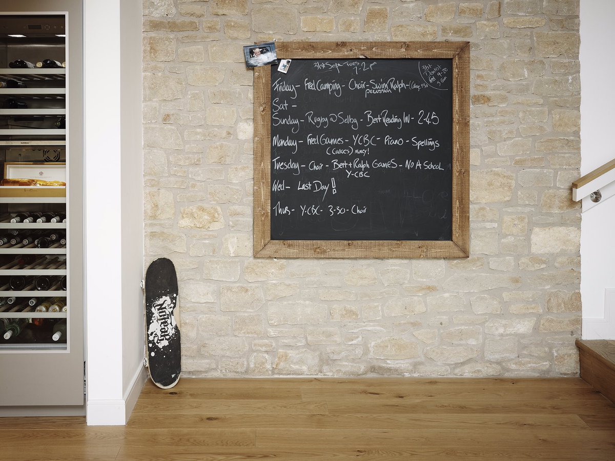 GridThirteen's tweet photo. We love this quirky family notice board with a rather conveniently placed wine cooler beside it, now thatβs our kind of kitchen...
.
.
#everykitchenneedsaskateboard #familylife #considereddesign https://t.co/G5G7ybYHFx
