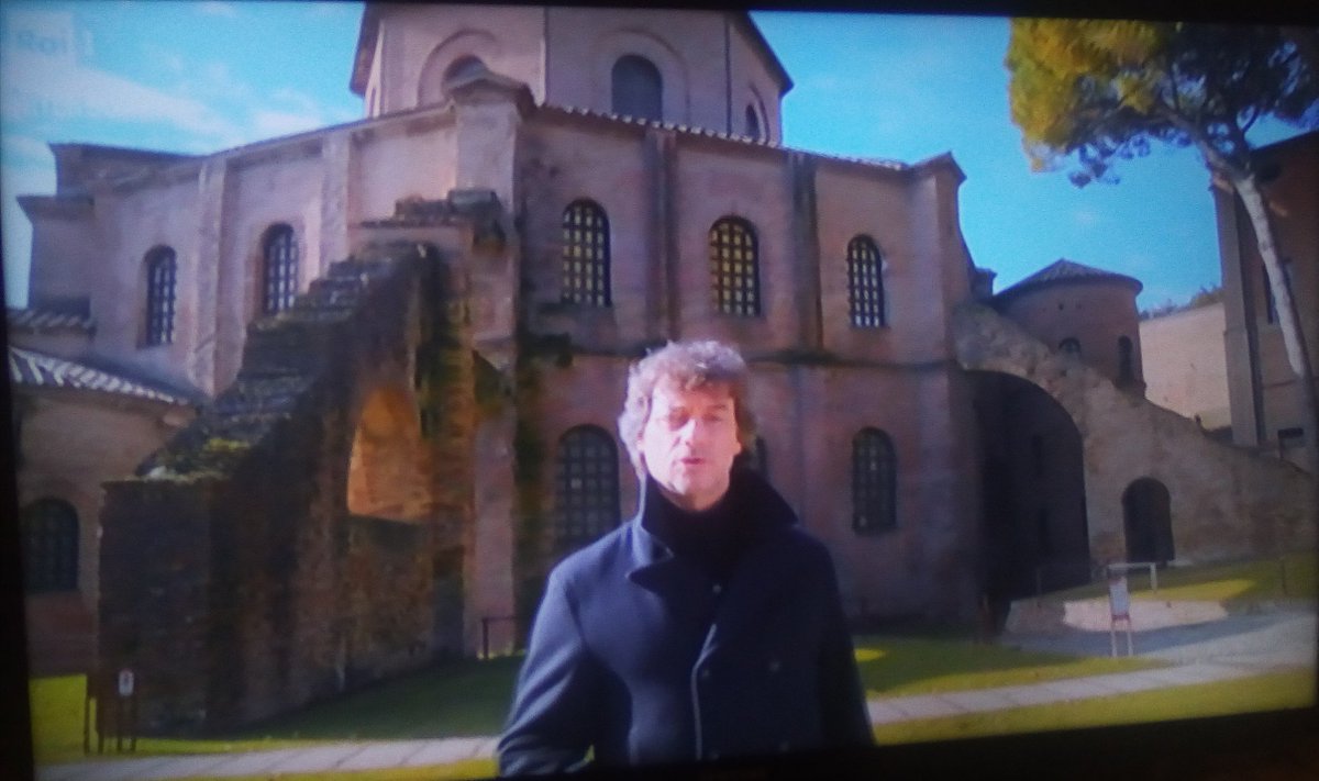 FrancescoG_07's tweet photo. #Ravenna #Meraviglie #Rai1  😍😍😍😍♥️ @RavennaMosaici @RavennaTourism @albertoangela https://t.co/sPftlC2D0t