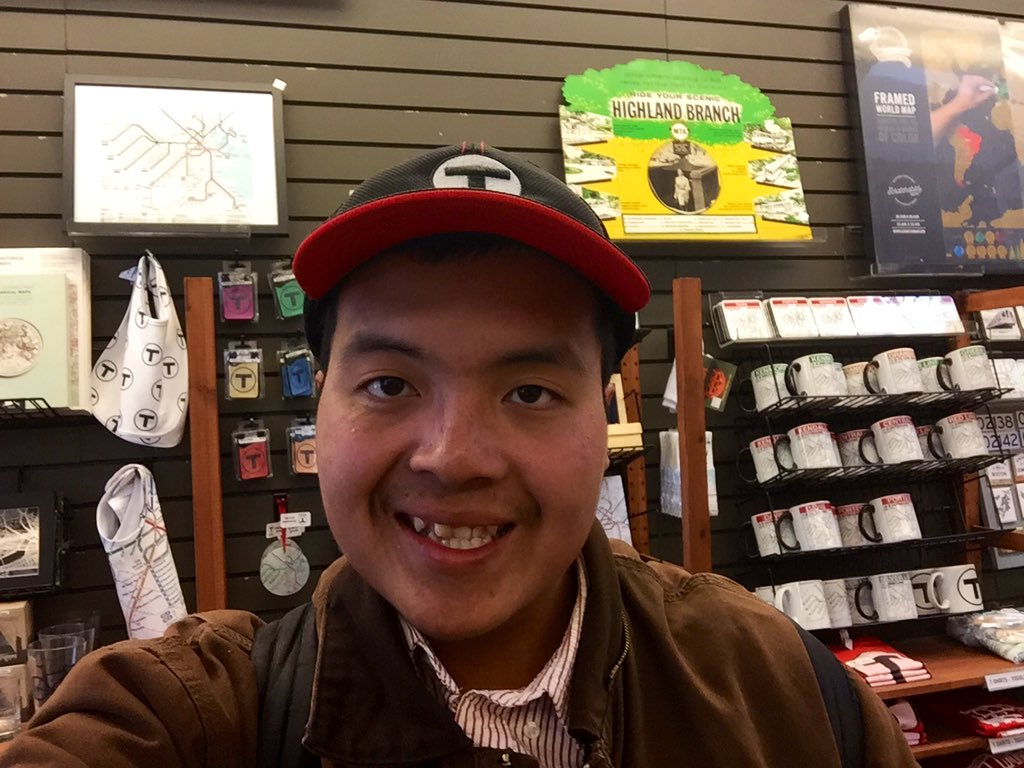 _KennyUong_'s tweet photo. Of course I can’t leave #Boston without a visit to @WardMaps in #CambridgeMA! @MBTA 😍❤️🚆🚌🚇 #publictransit #WardMaps #MBTA https://t.co/2fXhxRpgRo