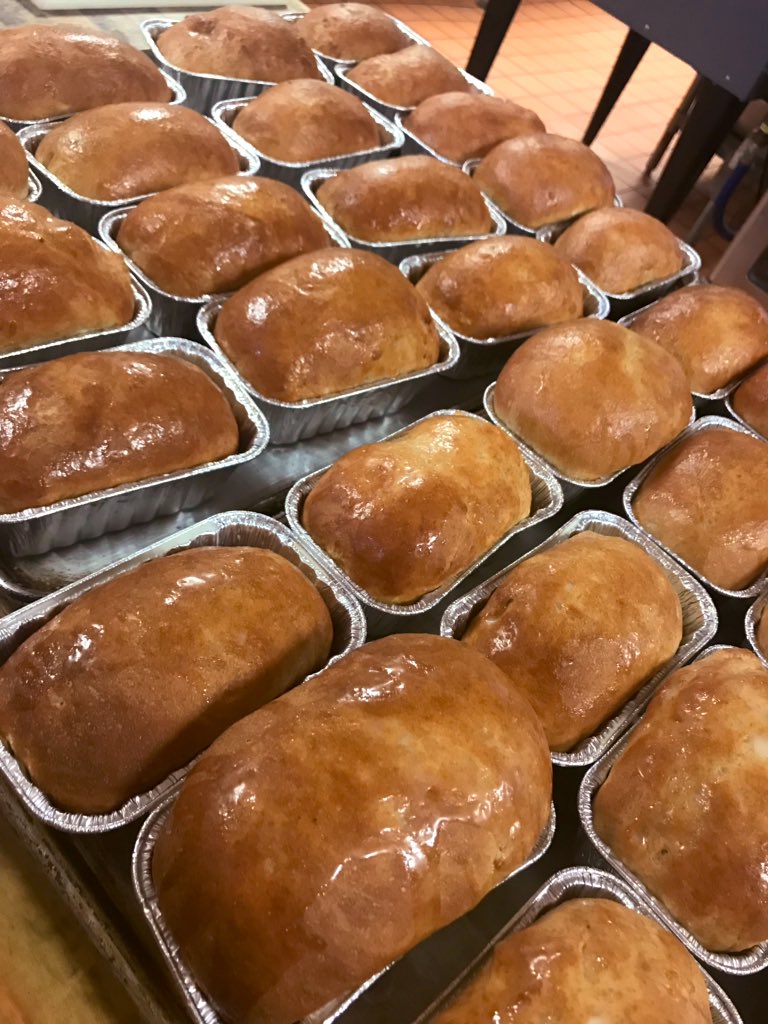 ma_ma_pete's tweet photo. The weather didn’t dampen our bread making for the @srchuskies 3rd grade today! Our food scientists learned about the properties of yeast, different types of flour and how important math is in food prep &amp; baking! #NebExt #PolkCounty4H #WheatScience #ItsAGas #AllRise https://t.co/DKbQWMS605