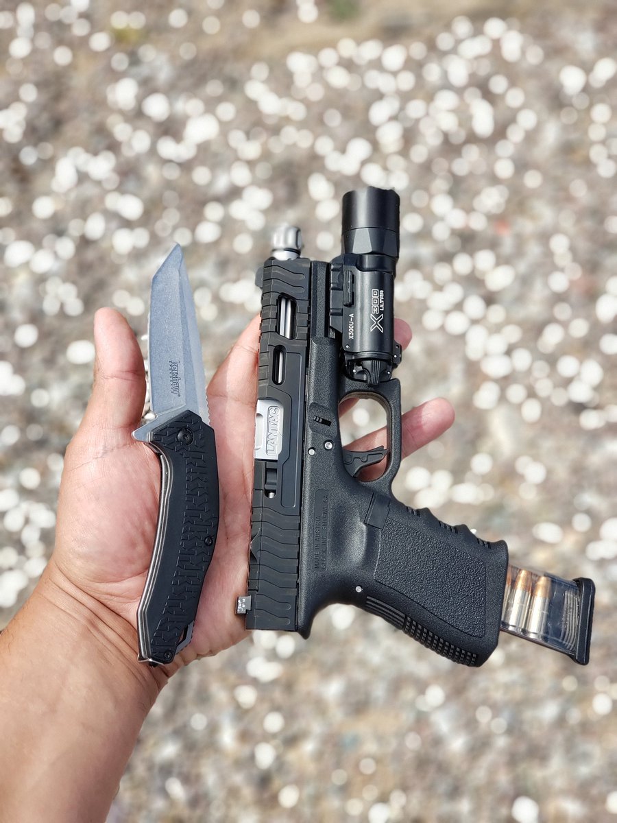 AZWS's tweet photo. Doing it right the first time! All @LANTAC.
•
•
•
•
#lantac #razorback #9INE #ECTG9 #g19 #GunpornDistributors #firearms #2A #2ammendment #2ADefenders #next75k #nra #ShotShow2020 #AZWS #AZWS75KGAW #MAGA #dailygundose RT
https://t.co/QHUBZ64TtC https://t.co/mdsCB8d8rG