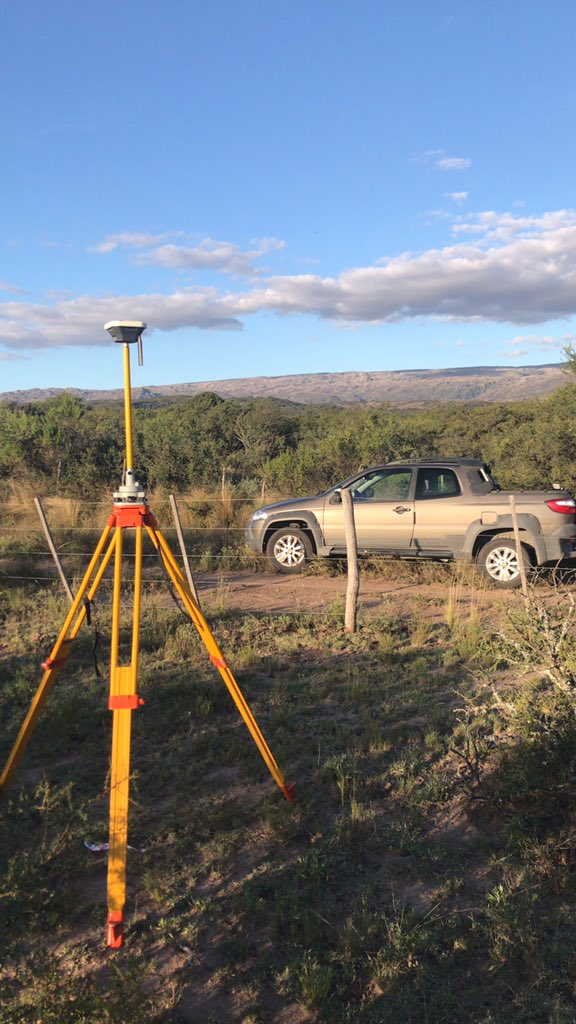lu4hk's tweet photo. @emlid a day in the life of a Landsurveyor https://t.co/xYhVi3PYRF