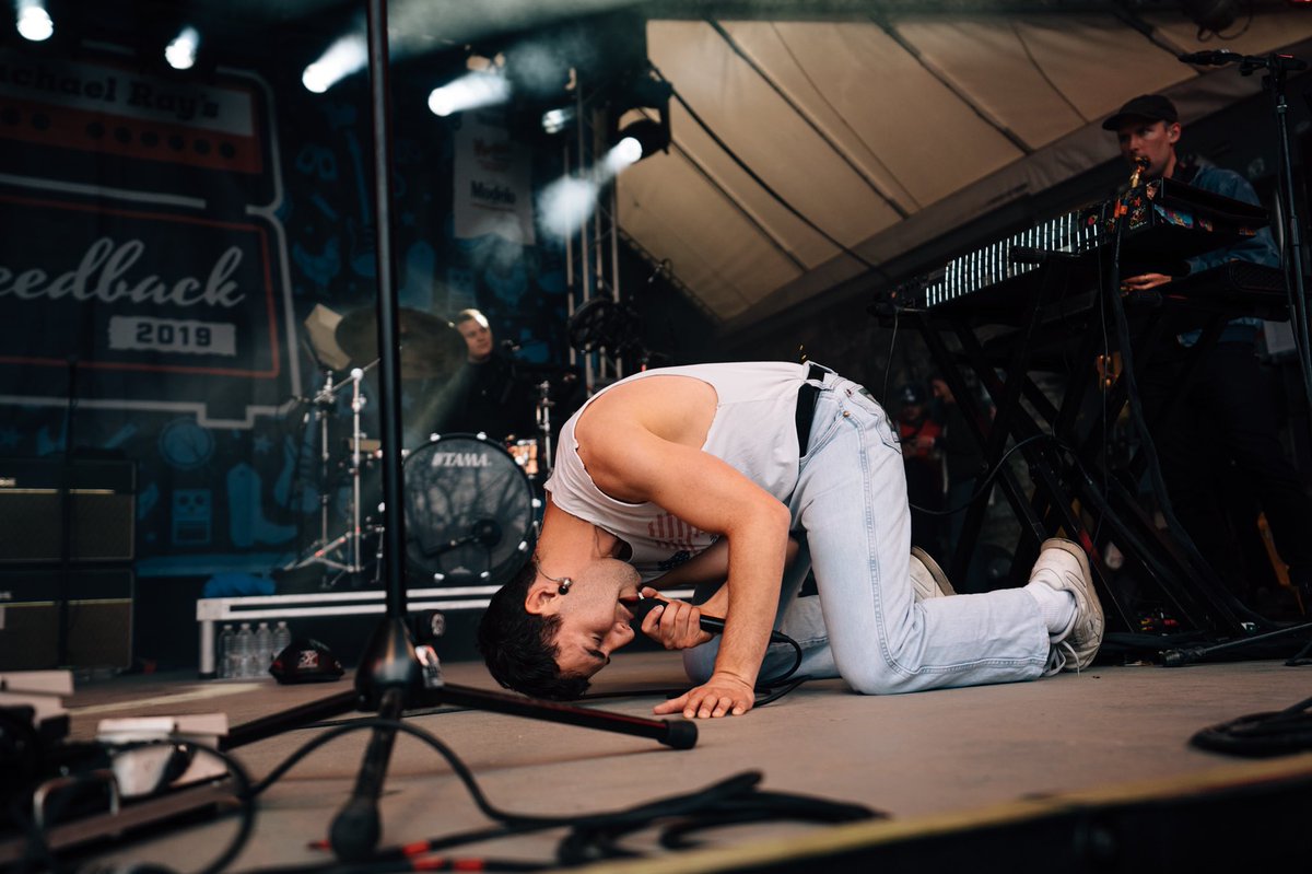 sydgaw's tweet photo. crowd pleasers
@bleachersmusic @rachaelray #rrfeedback #SXSW https://t.co/EROqplacXD