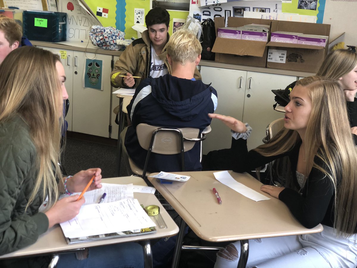 donsworldlang's tweet photo. Español 3 had a job fair today! #noinglés https://t.co/hlpfhfQfy8