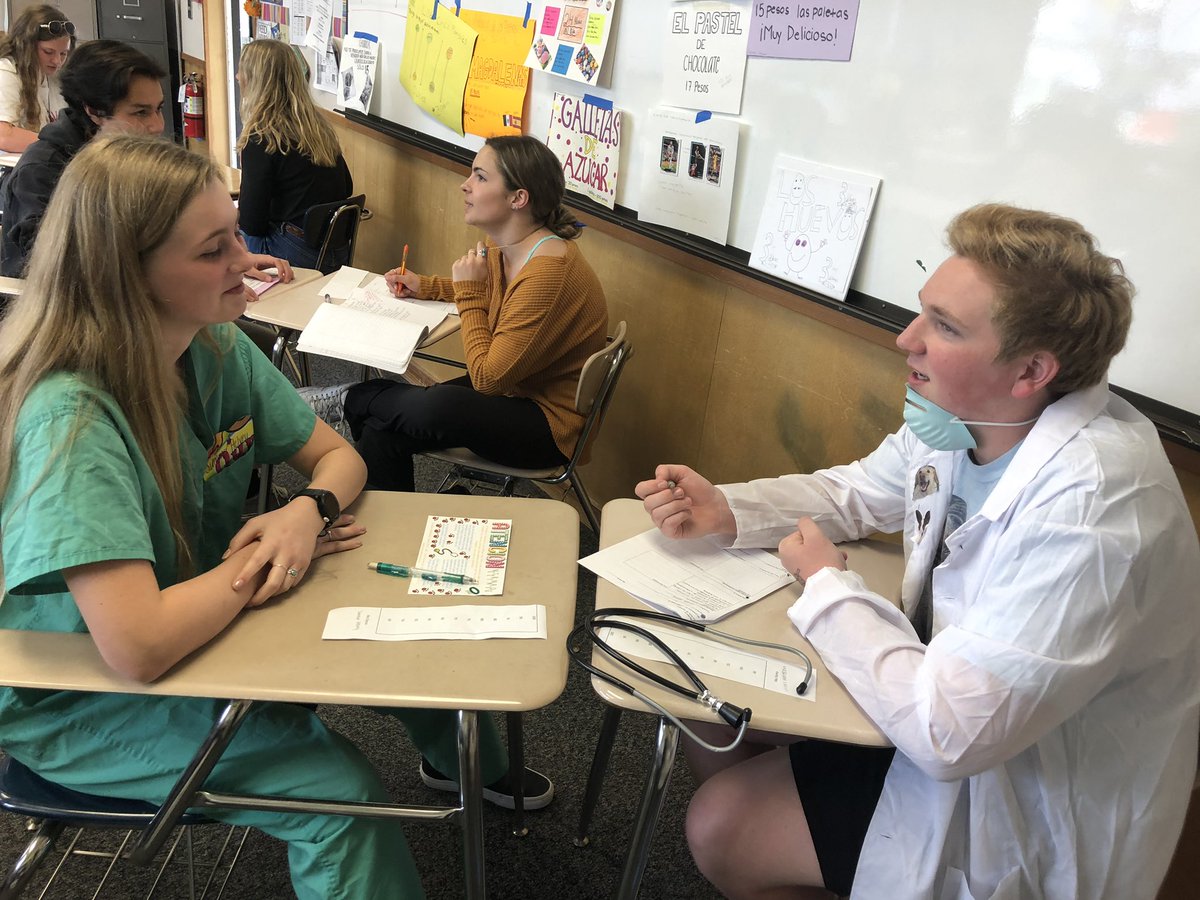 donsworldlang's tweet photo. Español 3 had a job fair today! #noinglés https://t.co/hlpfhfQfy8