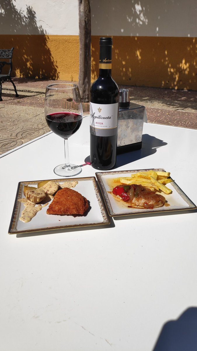 Meson_ElGrande's tweet photo. Nuestras propuestas para la VI Ruta de la Tapa de #ValencinaC Atún al horno y Cachopo ibérico #SaboreaValencina @AecoValencina @ValencinaFC @ForoValencina @FBenot @mediasevilla @CometeloCSTV https://t.co/I9HqHiQcrH