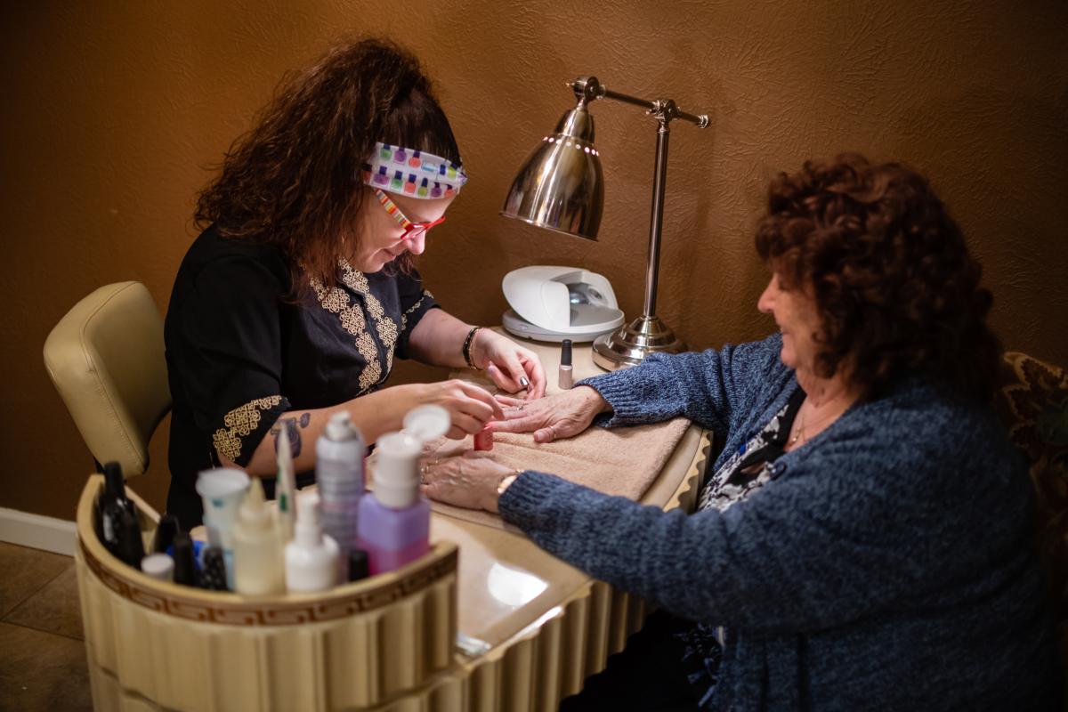 tuscansunspa's tweet photo. Our service sparkles as bright as our manicures. https://t.co/PZVGsnnH7I