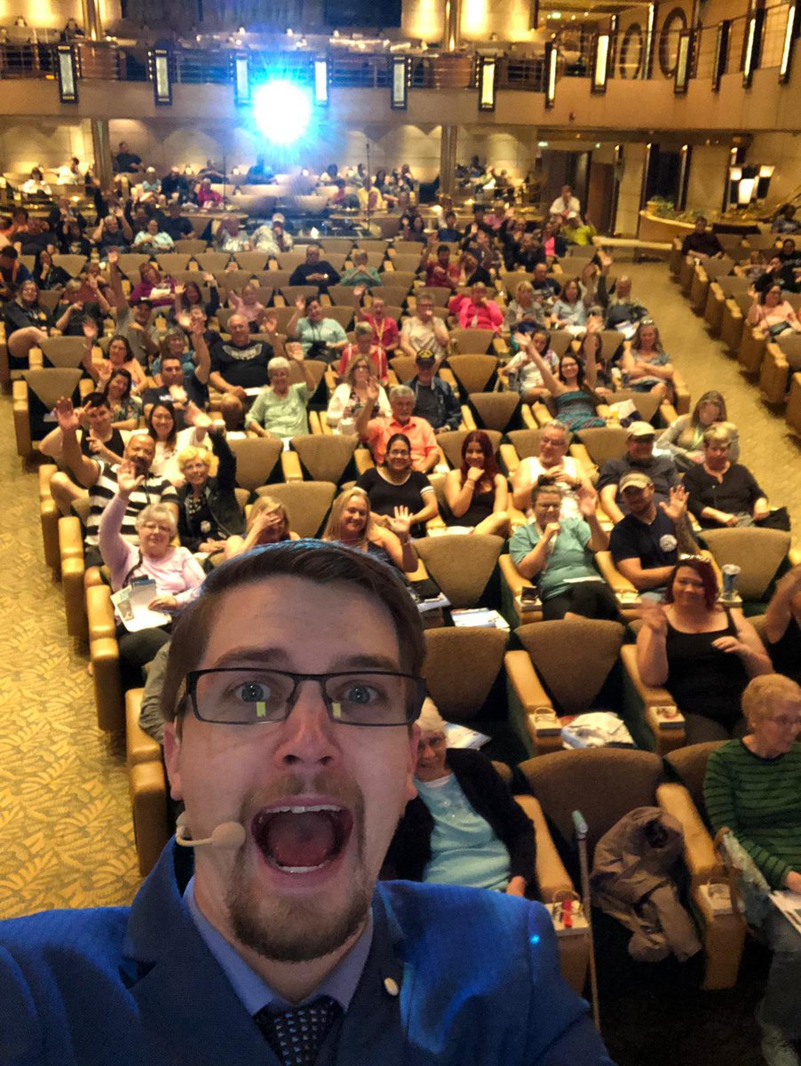 PortShopping's tweet photo. Now that's a "Captivated Audience" #portshopping #RMP #royalcaribbean #letsgoshopping! https://t.co/1lomdJdios