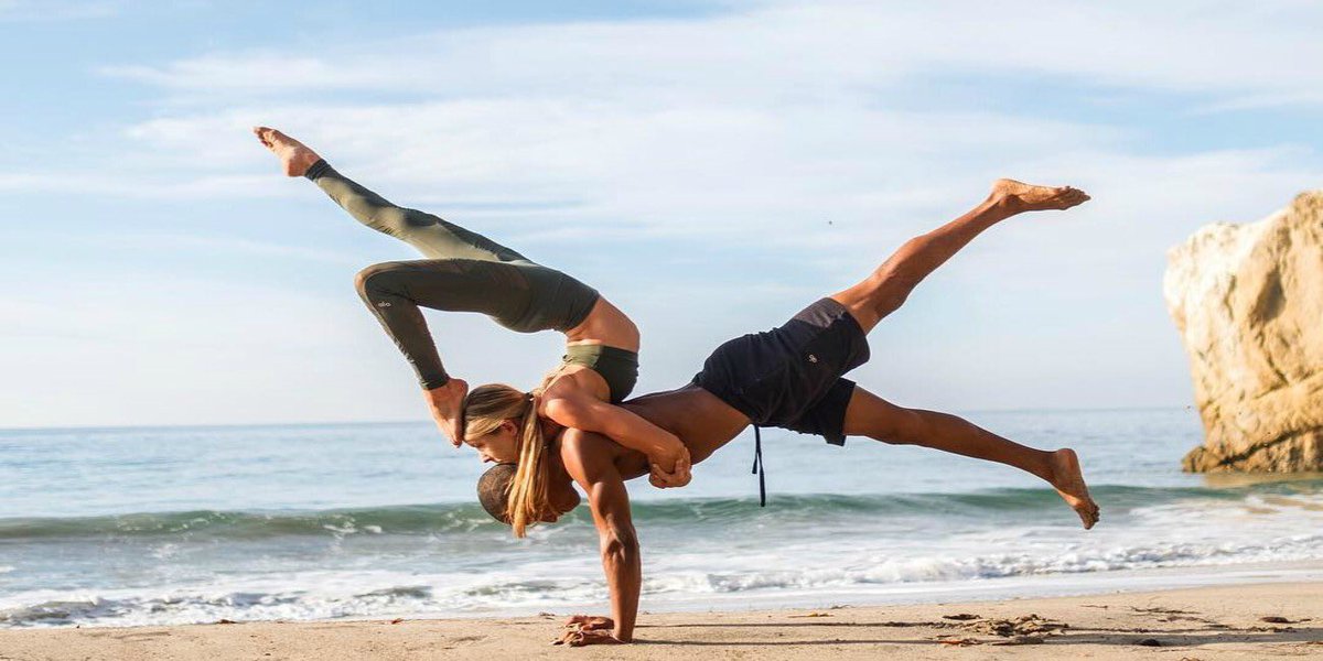 MindfulTrainer's tweet photo. Acro Yoga...Not sure of the point, but it sure looks cool. https://t.co/B4Ekl7w466