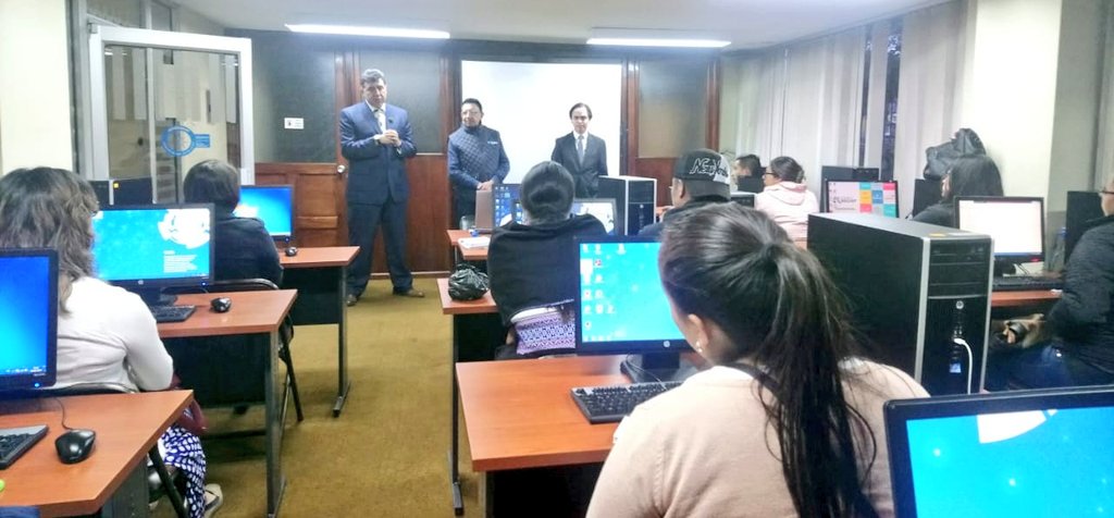 secap_ec's tweet photo. En el Centro Múltiple de #Ambato se realiza el curso: 'Excel avanzado', donde los participantes adquieren nuevas herramientas para un mejor desempeño en sus lugares de trabajo. #CapacítateConSecap #SecapZonal3 https://t.co/IGZBdfw3N2