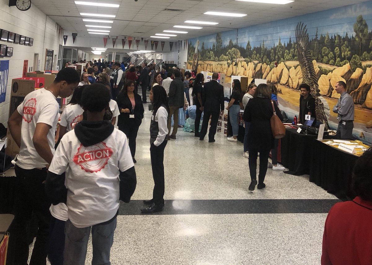 jmpohl's tweet photo. Great job @LaquicheParrott with organizing the VBCPS Cultural Showcase. Great event. https://t.co/X9IGOThRDj