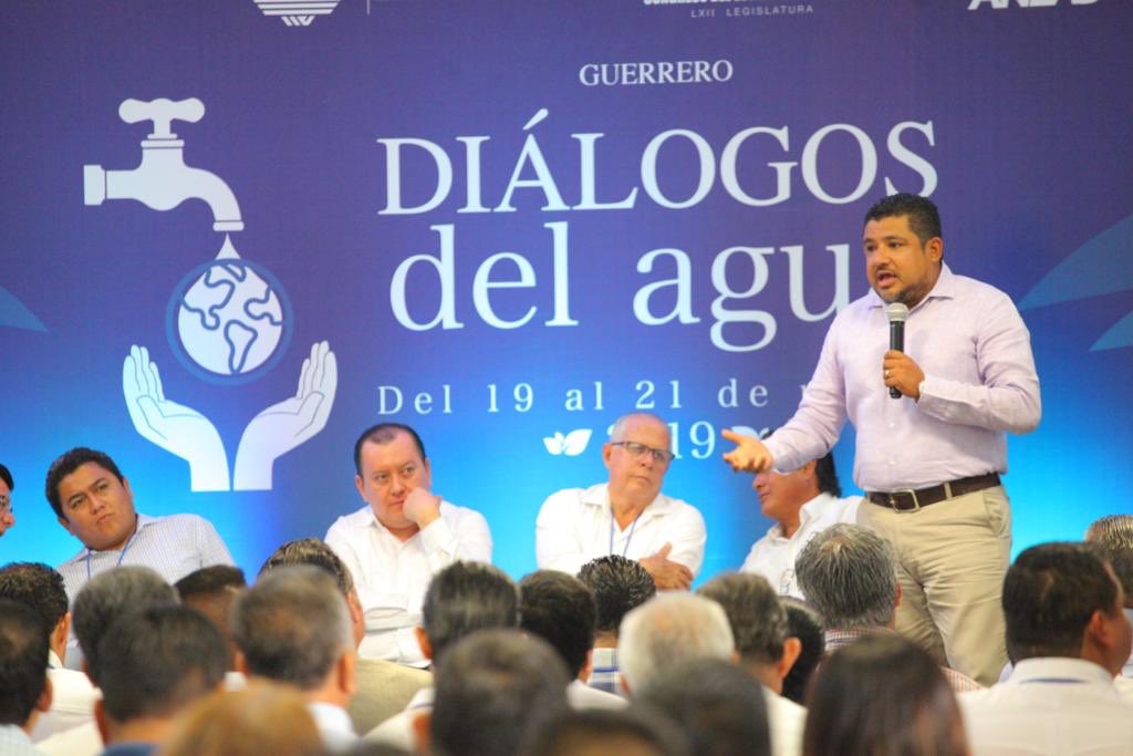 HectorAstudillo's tweet photo. Este evento fue inaugurado por José Humberto Gastélum, director de @conagua_mx en el estado, Alan Ramírez, secretario de @SEMARENgro y Arturo Palma director @Capaseg_CS; además cuenta con la participación del Dr. José Eduardo Mestre Rodríguez. https://t.co/esMAmmZnss