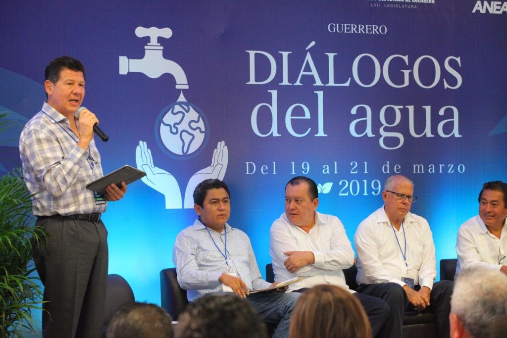 HectorAstudillo's tweet photo. Este evento fue inaugurado por José Humberto Gastélum, director de @conagua_mx en el estado, Alan Ramírez, secretario de @SEMARENgro y Arturo Palma director @Capaseg_CS; además cuenta con la participación del Dr. José Eduardo Mestre Rodríguez. https://t.co/esMAmmZnss