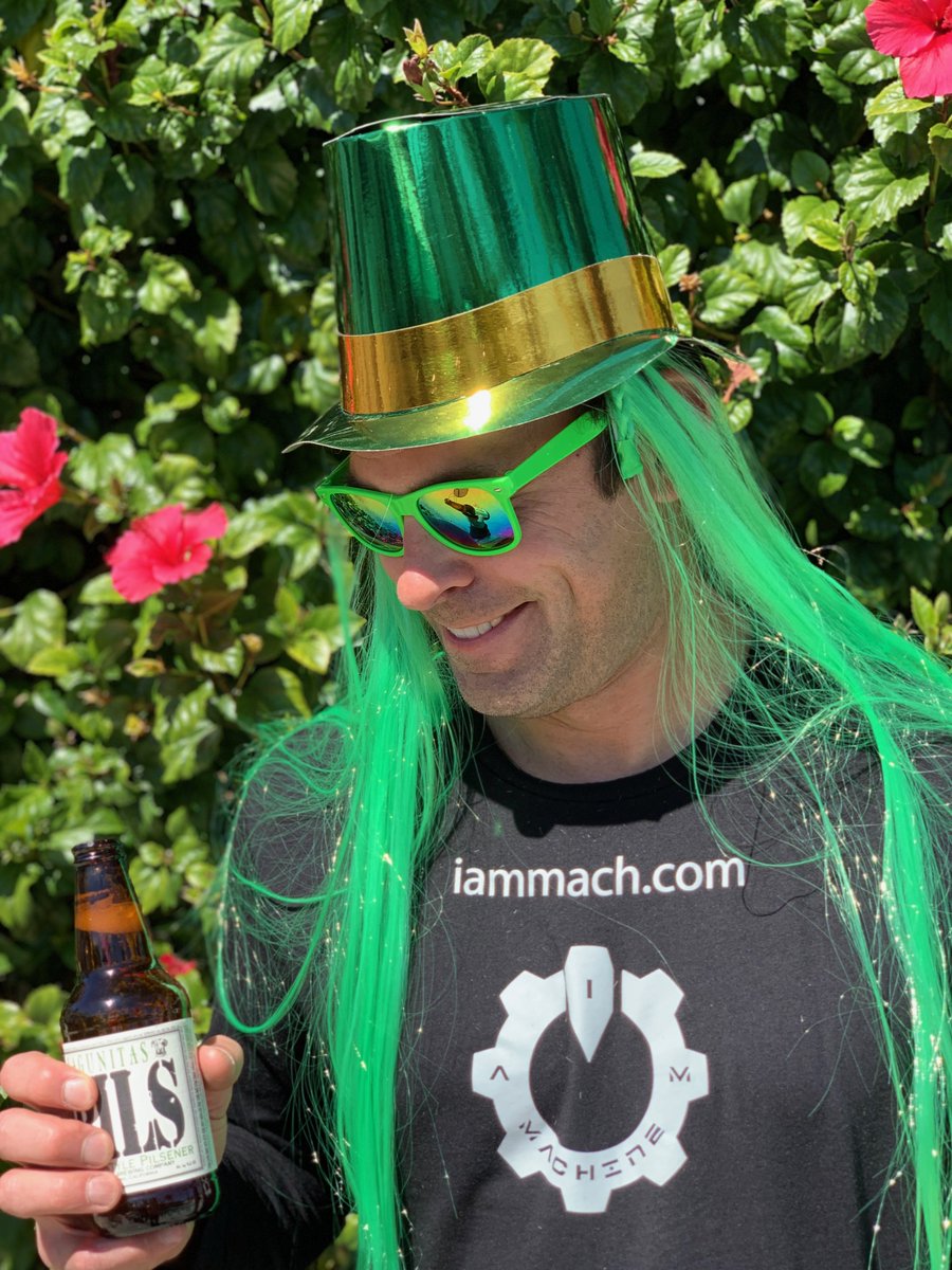 1amMach1ne's tweet photo. Hope everyone had a great St. Patrick's Day! 

https://t.co/NAB0UHH3az

#HappyStPatricksDay #iammachine #fitness #gym #sportswear #equinox #lebronjames #phonesleeve #sleeve #iphone #android #notonthefloor #notinyourhand #whereisyourphone #secureyourphone #protectyourphone https://t.co/SUN6Wo2B25