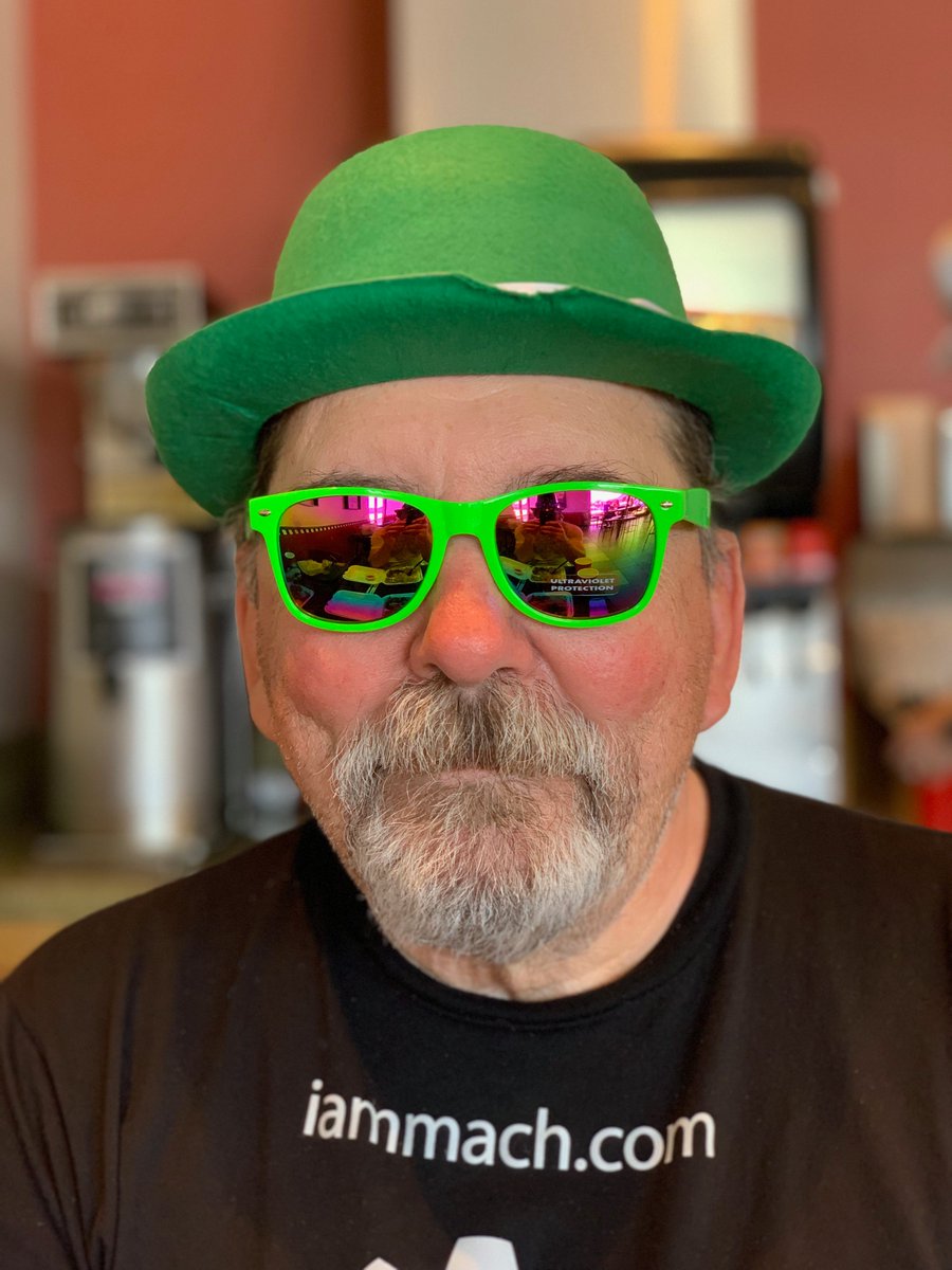 1amMach1ne's tweet photo. Hope everyone had a great St. Patrick's Day! 

https://t.co/NAB0UHH3az

#HappyStPatricksDay #iammachine #fitness #gym #sportswear #equinox #lebronjames #phonesleeve #sleeve #iphone #android #notonthefloor #notinyourhand #whereisyourphone #secureyourphone #protectyourphone https://t.co/SUN6Wo2B25