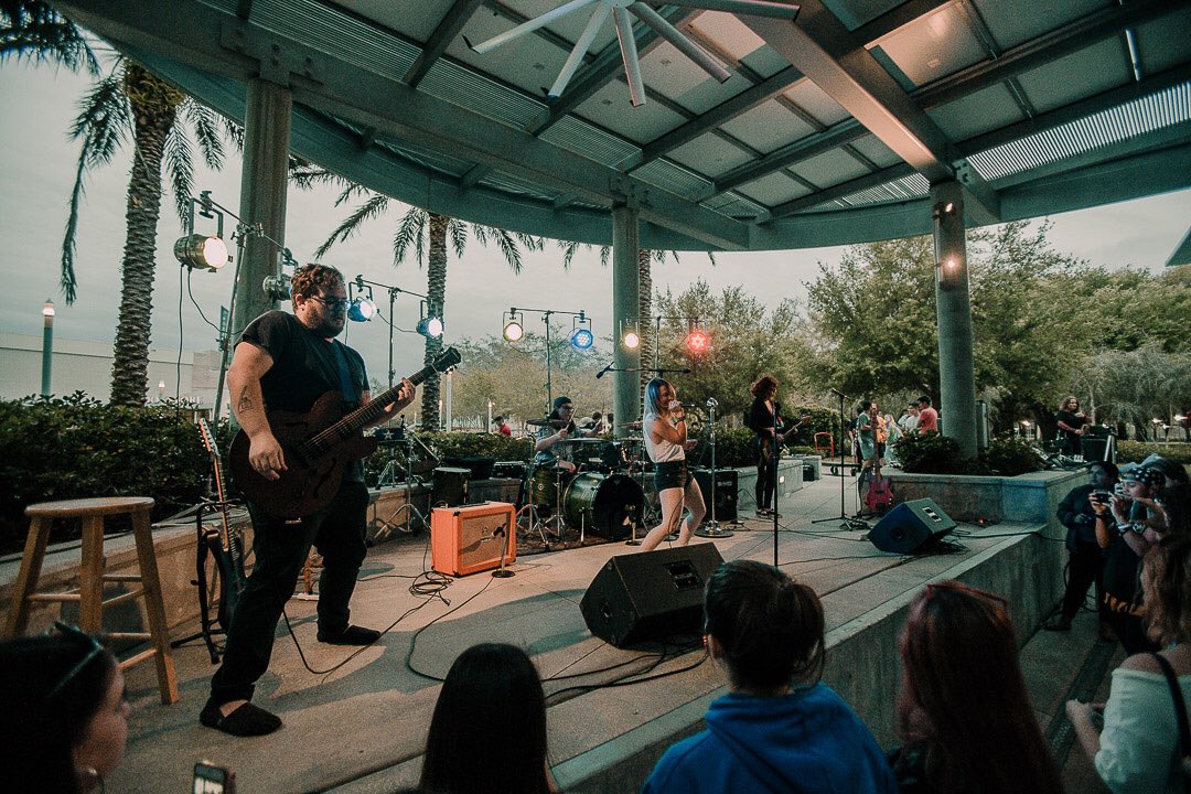 Flowers_Tht_Fly's tweet photo. For those of you that missed it, Battle of the Bands was SO MUCH FUN! We met so many great musicians AND we won the opportunity to meet one of the headlining bands at #bullstock! This year is off to a great start #20RIGHTEEN https://t.co/GCoo5pdQJN