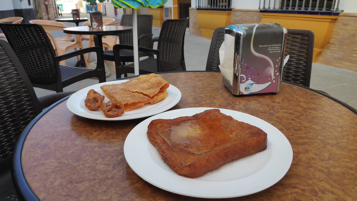 AecoValencina's tweet photo. Nuestro socio Horno Salud Díaz nos propone para esta VI Ruta de la Tapa Torrija y Manta Doblá con pestiños #saboreavalencina #ValencinaC @israel_tarrago @PyrselS @Papeleria_1mayo @FloristeriaBoga @rumbotulibertad @yithoteles https://t.co/dUBT5LVC8F